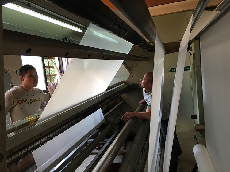 金玨教你選購婚紗網(wǎng)布廠家